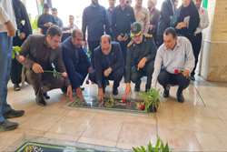 مسئولان شهرستان گناوه با شهیدان تجدید میثاق کردند .