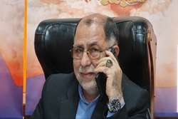 تماس تلفنی فرماندار گناوه با آیت الله حسینی بوشهری در پی نگرانی مردم از وضعیت کالای همراه ملوان