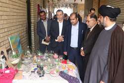 گزارش تصویری بازدید از نمایشگاه صنایع دستی و مواد غذایی در برنامه اولین روز از دهه فجر