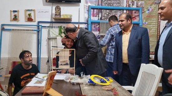 بازدید فرماندار از مرکز گلهای آسمانی